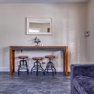 Holiday home 4br Victorian Walk To Uc Davis & Shriner Med Cen, Sacramento